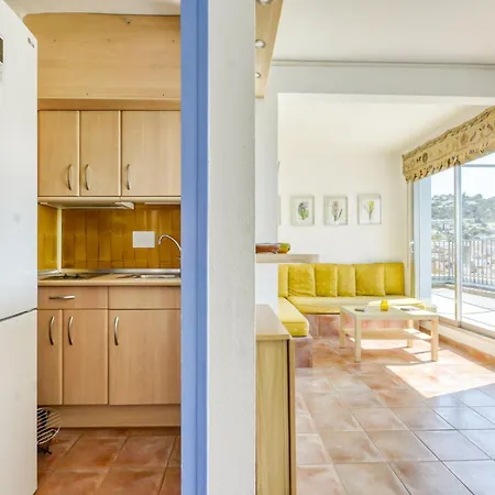 Apartament In Near The Roses