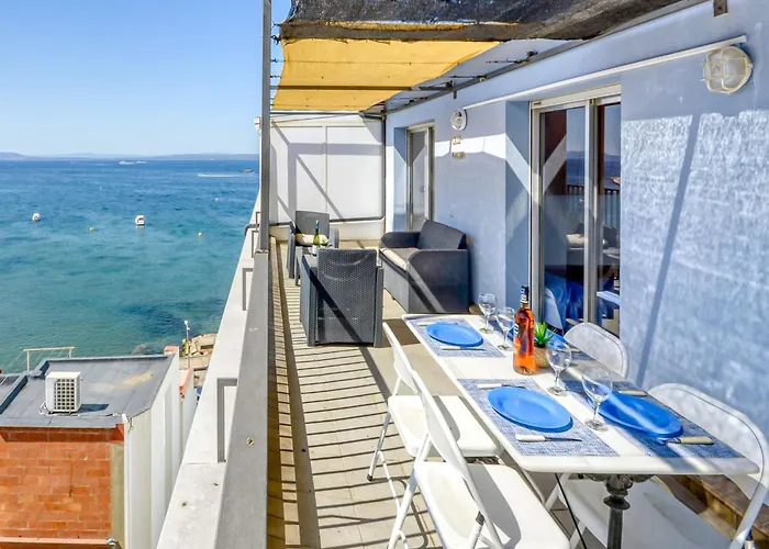 Apartment In Near The *